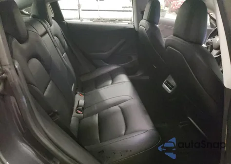 2018 Tesla Model 3 из США, поврежденный, VIN 5YJ3E1EB9JF113995